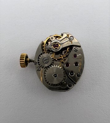 Lot 222 - A lady's 9ct gold bracelet watch, the circular...