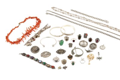 Lot 286 - A collection of antique and later jewellery,...