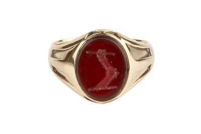 Lot 20 - A late Victorian hardstone signet ring, the...