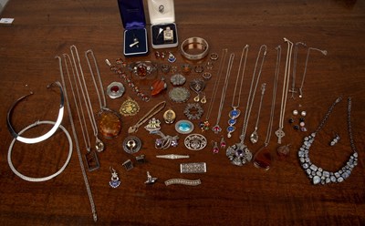 Lot 243 - Collection of silver and white metal jewellery...