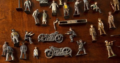 Lot 194 - Collection of military and civilian lead...