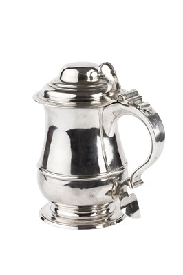 Lot 380 - A George II silver tankard, with domed hinged...