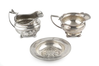 Lot 520 - An early 19th century silver milk jug, with...