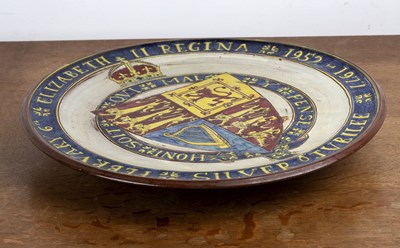 Lot 319 - 20th Century English School studio pottery...