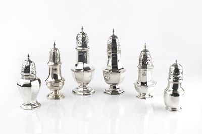 Lot 543 - An Edwardian silver sugar caster, of octagonal...