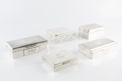 Lot 551 - A silver rectangular cigarette box, with...