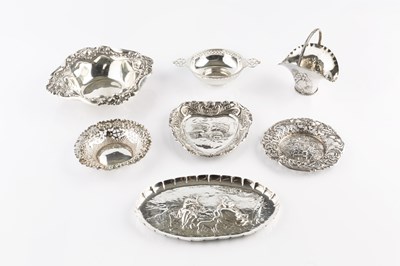 Lot 554 - A late Victorian silver oval pin tray,...