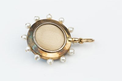 Lot 8 - A late 19th/early 20th century enamel, diamond...