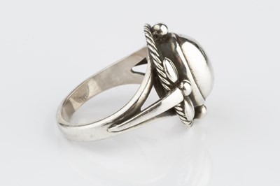 Lot 157 - A 'Moonlight Blossom' dress ring by Georg...