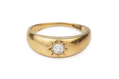 Lot 116 - A diamond single stone gypsy ring, the old-cut...