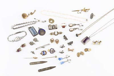 Lot 276 - A collection of antique and later jewellery,...