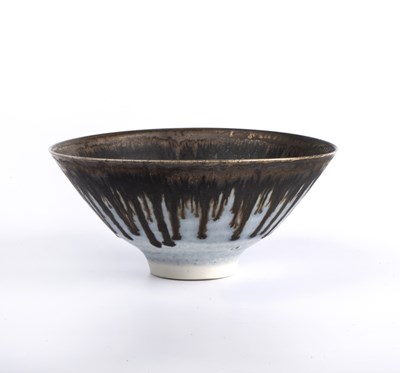 Lot 616 - Peter Wills (b.1955) Footed bowl porcelain,...