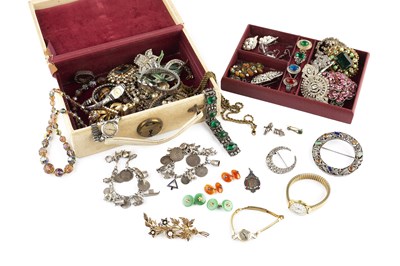 Lot 266 - A collection of antique and later jewellery...