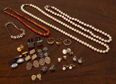 Lot 225 - Collection of jewellery comprising of: a...