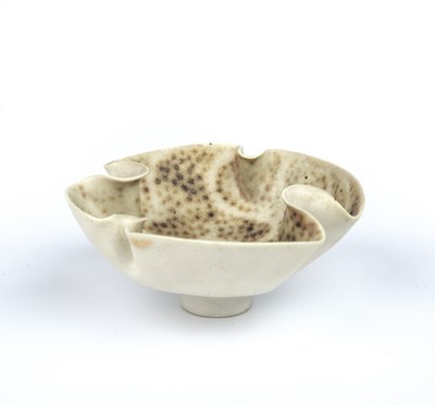 Lot 718 - Mary Rogers (b.1929) Footed bowl porcelain...