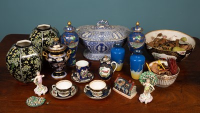 Lot 186 - A quantity of various ceramics