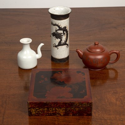 Lot 202 - Group of pieces including a Chinese...