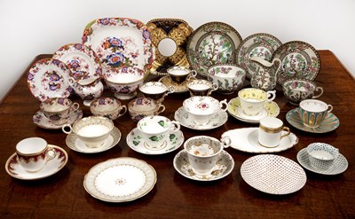 Lot 303 - Collection of miscellaneous china  to include:...