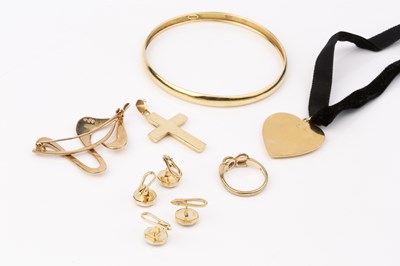 Lot 283 - A collection of jewellery, comprising an 18ct...