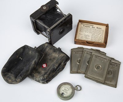 Lot 399 - A Vest-pocket Tenax camera patent 17624.08...