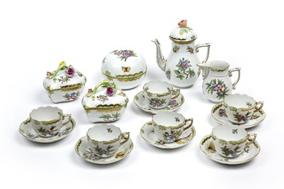 Lot 200 - Herend Queen Victorian pattern porcelain to...