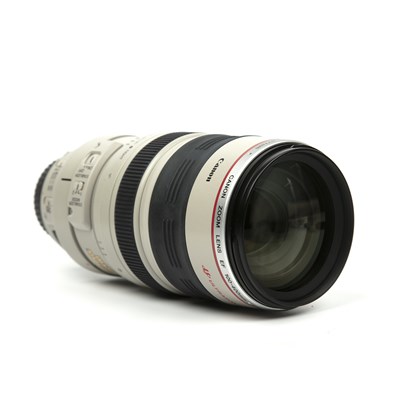 Lot 381 - A Canon lens EF 100-400mm f/4.5-5.6 L IS with...