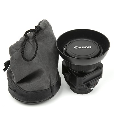 Lot 386 - A Canon lens TS-E 24mm f/3.5 L with an...