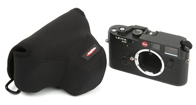 Lot 390 - A Leica M6 Rangefinder camera, body in black,...