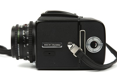 Lot 393 - A Hasselblad 500C/M medium format camera with...