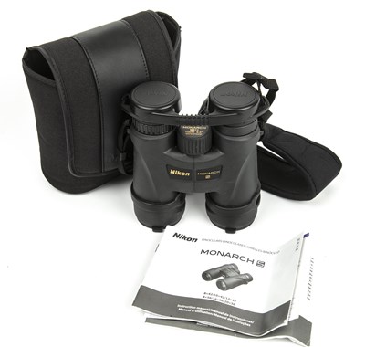 Lot 395 - A pair of Nikon Monarch M511 10 x 42 5.5...