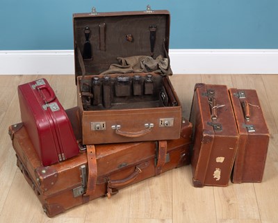 Lot 697 - A Victorian leather traveling case