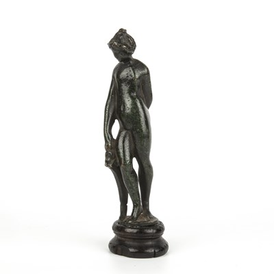 Lot 322 - A late 17th / early 18th century bronze Venus...