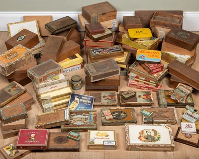 Lot 203 - A large collection of antique and later cigar...