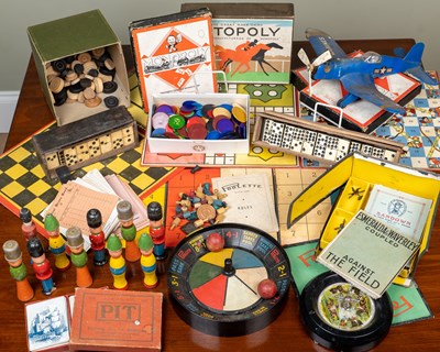 Lot 204 - A collection of vintage toys and games,...