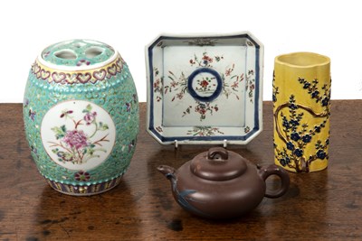 Lot 83 - Group of pieces Chinese, including a yellow...