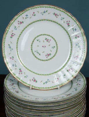 Lot 527 - A 20th century Bernardaud Limoges part dinner service