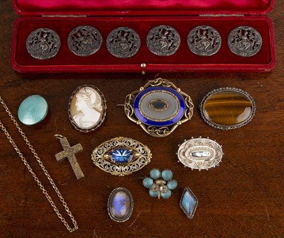 Lot 355 - Collection of miscellaneous items comprising...