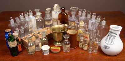 Lot 45 - A collection of approximately thirty apothecary bottles