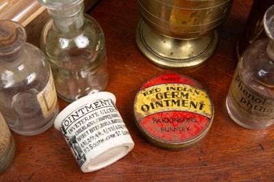 Lot 45 - A collection of approximately thirty apothecary bottles