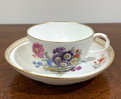 Lot 367 - Meissen cabinet cup and saucer porcelain,...