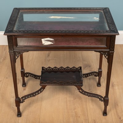 Lot 163 - An Edwardian bijouterie table, mahogany with...