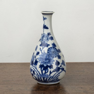 Lot 55 - Small blue and white vase Chinese, 18th/19th...