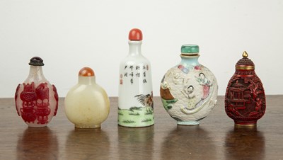 Lot 231 - Five snuff bottles Chinese including an agate...