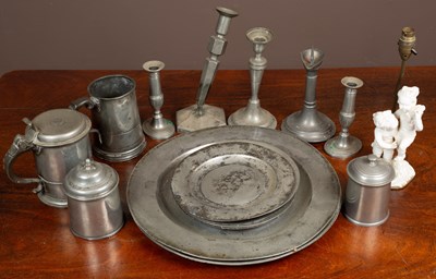 Lot 489 - A collection of 18th century and later pewter