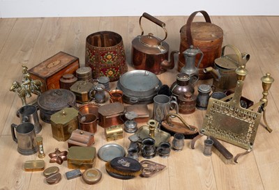 Lot 640 - A collection of various metalware