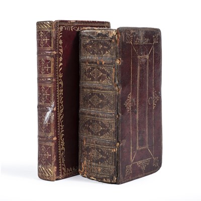 Lot 522 - An early 18th century miniature Bible with...