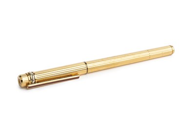 Lot 531 - A Must de Cartier gold plated fountain pen,...