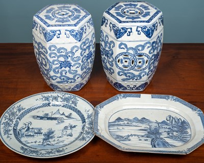 Lot 156 - A collection of Chinese blue and white...