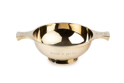 Lot 536 - A 9ct gold quaich, by Adie Bros. Ltd,...