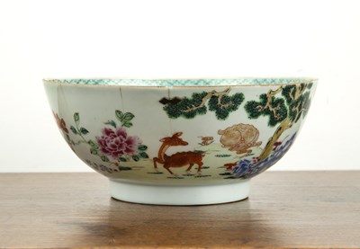 Lot 151 - Famille verte bowl Chinese, late 18th Century...